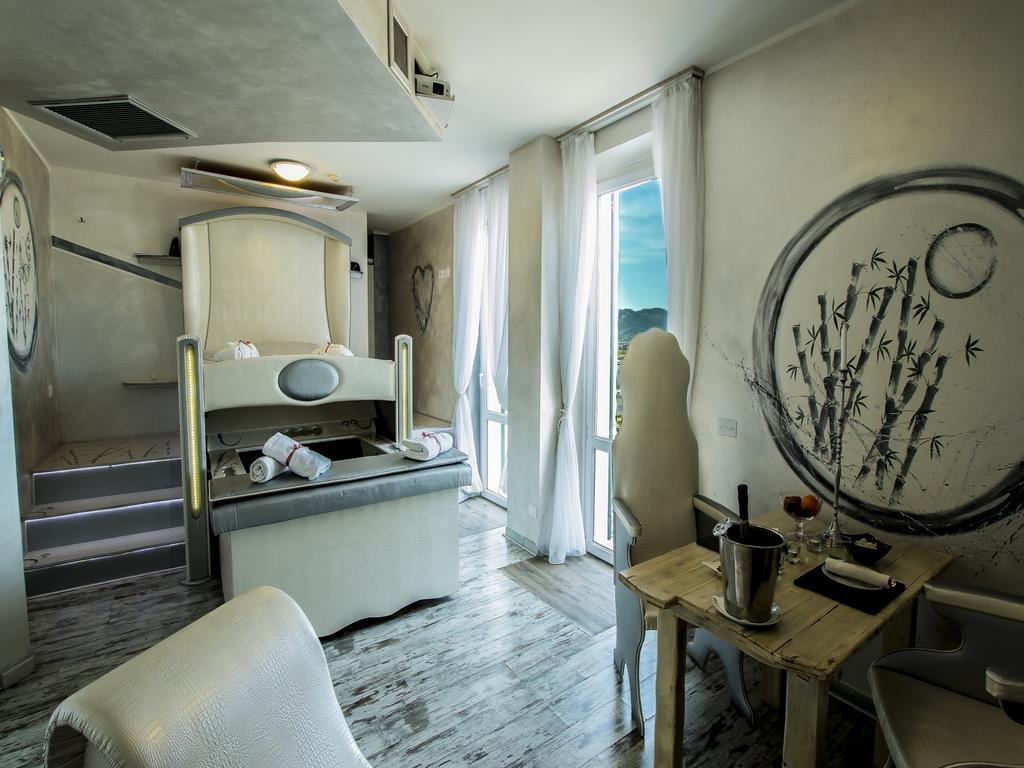Hotel Butterfly Torre del Lago Puccini Eksteriør billede