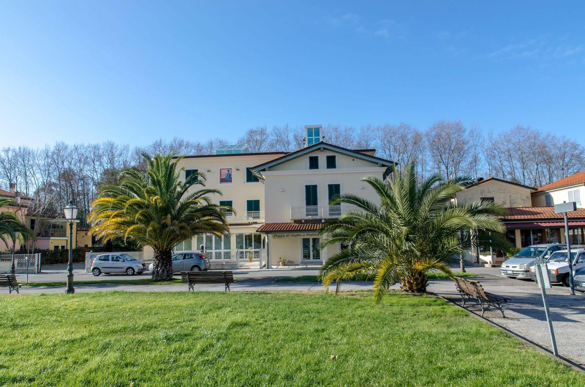 Hotel Butterfly Torre del Lago Puccini Eksteriør billede